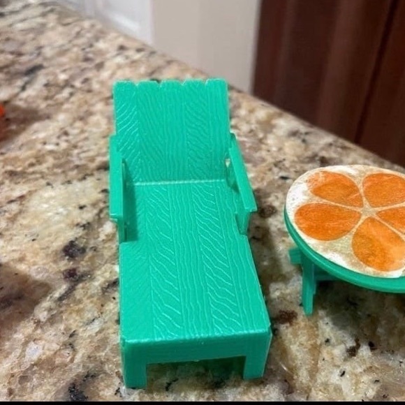 Liddle Kiddles SNAP HAPPY OUTDOOR PATIO Doll Furniture Set Mattel Vintage 1960’ - Picture 3 of 5